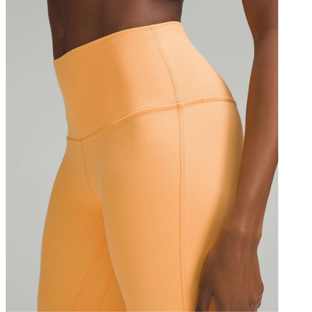 Lululemon Align Ribbed High-Rise Pant 25"
Mango Dream size 10 like New